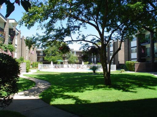 10101 Cherry Pkwy. #207, Skokie, IL 60076