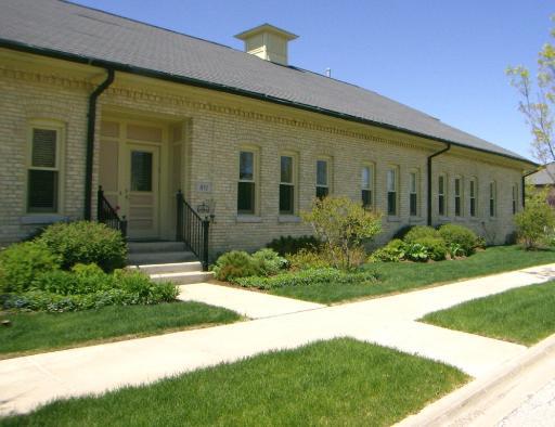 832 Stables Ct., Highwood, IL 60040