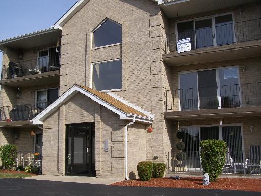 8836 Amelia Ct. #2B, Justice, IL 60458