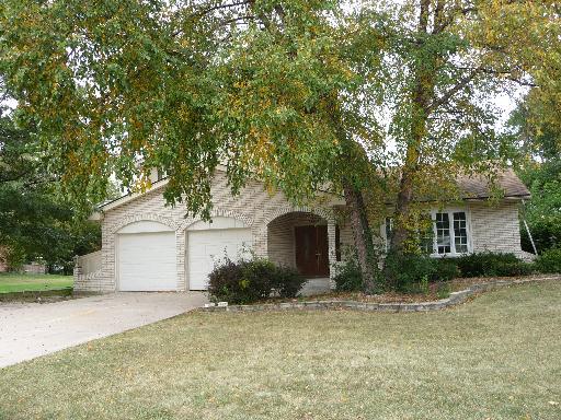 8820 W 100th St., Palos Hills, IL 60465