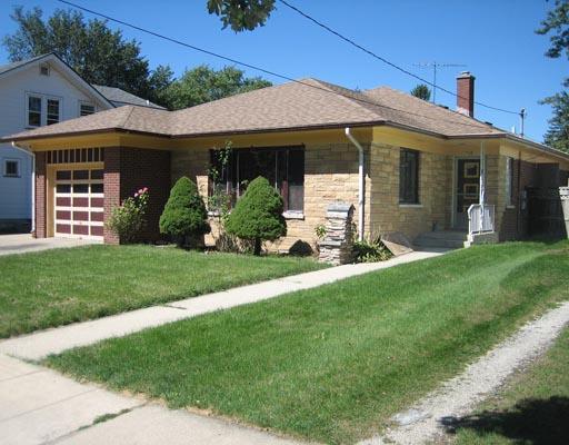 760 E Fourth Ave., Aurora, IL 60505