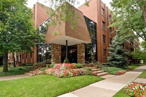 5200 Oakton St. #203, Skokie, IL 60077