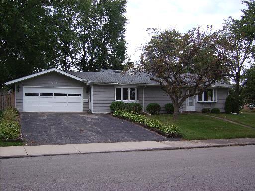 1140 Denver Dr., Carpentersville, IL 60110