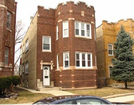 9016 S Justine St., Chicago, IL 60620