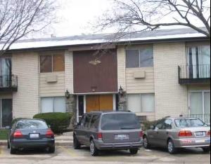 8999 Kennedy Dr. #1D, Des Plaines, IL 60016