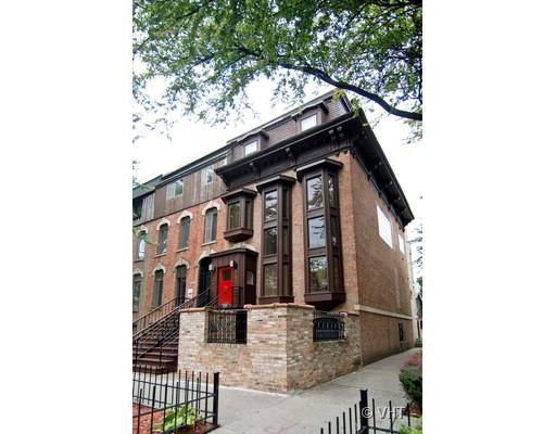 2426 N Seminary Ave., Chicago, IL 60614