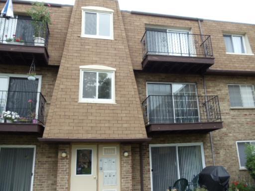 9416 Bay Colony Dr. #2S, Des Plaines, IL 60016