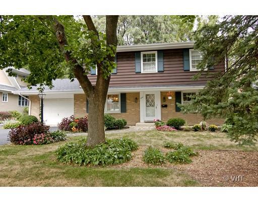 644 Hill Ave., Glen Ellyn, IL 60137