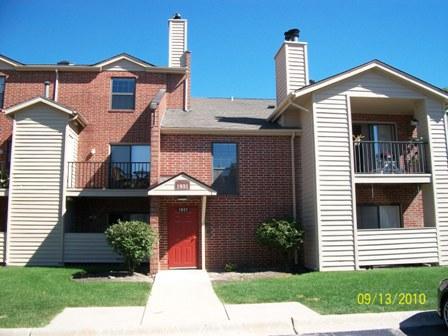 1931 N Hicks Rd. #211, Palatine, IL 60074