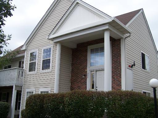 209 Hidden Creek Ln., North Aurora, IL 60542