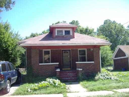 727 W Hammond Ave., Aurora, IL 60506