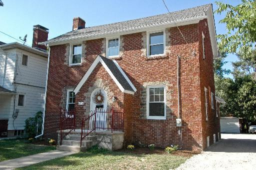 404 Sherman Ave., Elgin, IL 60120