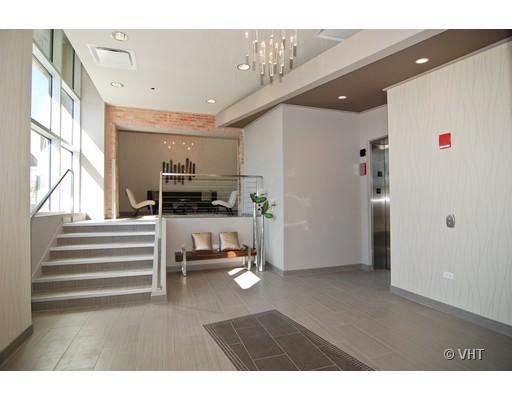 770 W Gladys St. #401, Chicago, IL 60661
