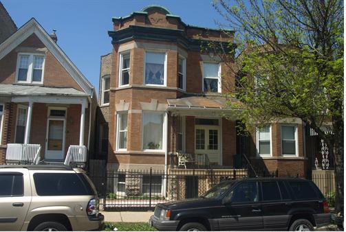 2422 N Central Park Ave., Chicago, IL 60647