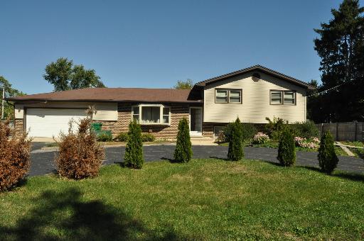 302 Washington Blvd., Grayslake, IL 60030