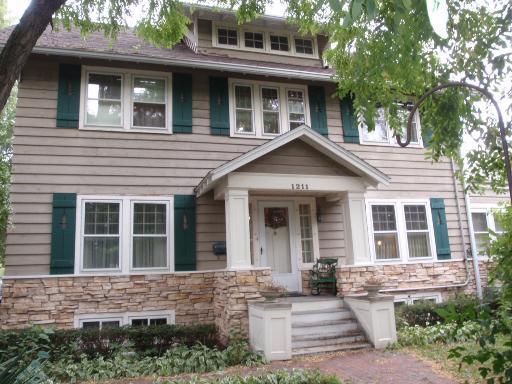 1211 S River Rd., Des Plaines, IL 60018