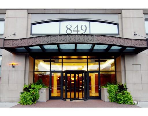 849 N Franklin St. #714, Chicago, IL 60610