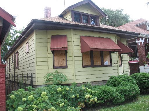 10005 S Perry Ave., Chicago, IL 60628