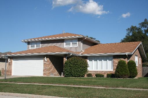 11113 Deerpath Ln., Palos Hills, IL 60465