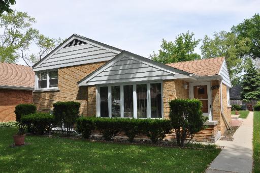 4850 W Birchwood Ave., Skokie, IL 60077