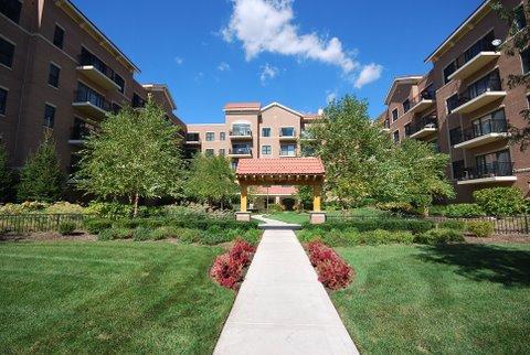 5100 W 96th St. #228, Oak Lawn, IL 60453