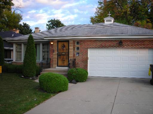 5683 N Rogers Ave., Chicago, IL 60646