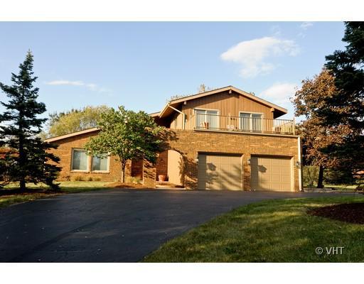 24902 W Middle Fork Rd., Barrington, IL 60010