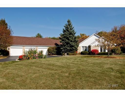 24 Seneca East, Hawthorn Woods, IL 60047
