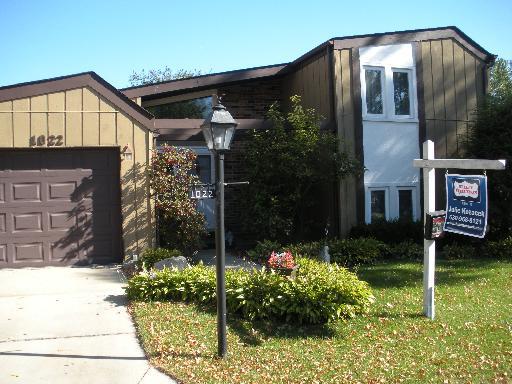 1022 Park Crest Dr., Darien, IL 60561