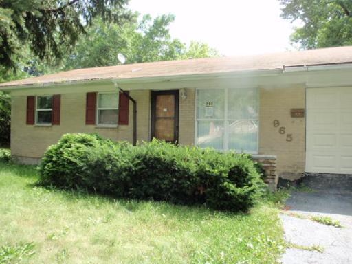 965 Basswood St., Hoffman Estates, IL 60195
