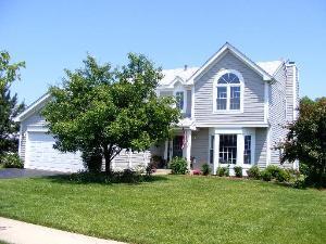 1043 Stone Creek Cir., Crystal Lake, IL 60014