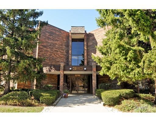 3110 Pheasant Creek Dr. #215, Northbrook, IL 60062