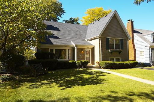 728 Sherwood Rd., La Grange Park, IL 60526