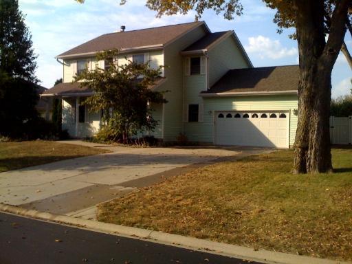 816 Magnolia Ln., Ottawa, IL 61350