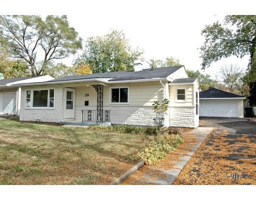 25 Hickory Dr., Carpentersville, IL 60110