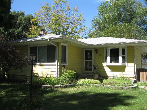 909 Dawn Ct., Dekalb, IL 60115