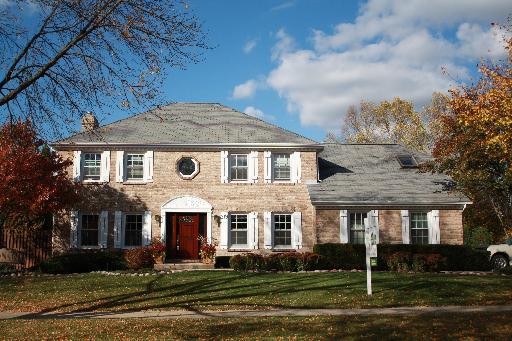 919 Rockbridge Dr., Naperville, IL 60540