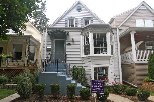 2152 W Farragut Ave., Chicago, IL 60625