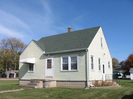 619 Catalpa St., Beecher, IL 60401