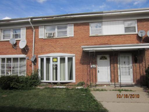 8815 Robin Dr. #E, Des Plaines, IL 60016