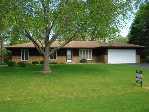 5812 Whitecliff Rd., Rockford, IL 61109