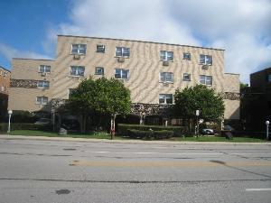 5220 Oakton Ave. #208, Skokie, IL 60077