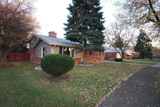10041 Kilbourn Ave., Oak Lawn, IL 60453