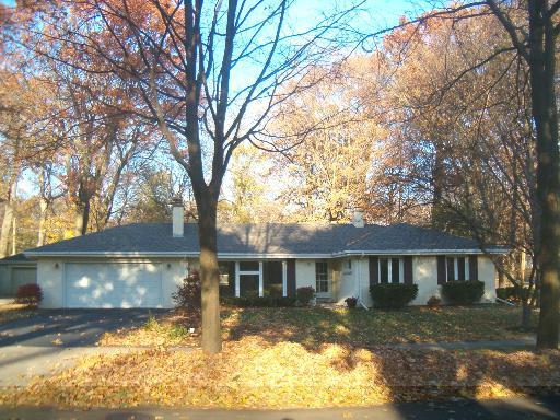 565 Lee St., Glen Ellyn, IL 60137