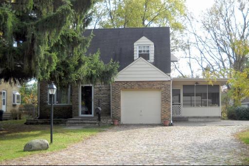 730 Old Trail Rd., Highland Park, IL 60035