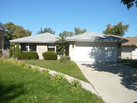 330 Dover Dr., Des Plaines, IL 60018
