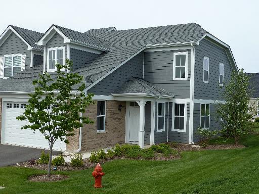 400 Blackstone Ave., Elgin, IL 60124