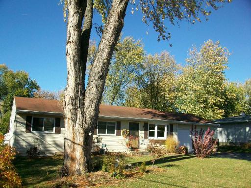4401 Hickorynut Rd., Mchenry, IL 60050