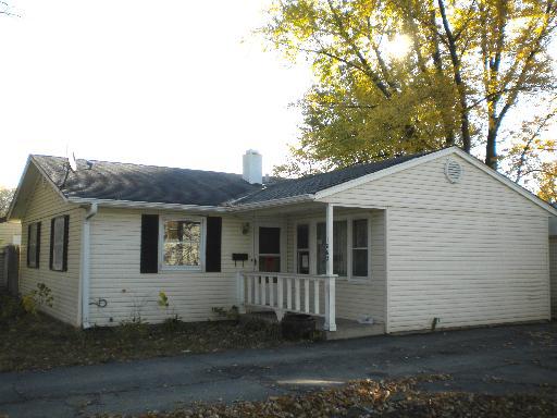 1862 Endicott Cir., Carpentersville, IL 60110