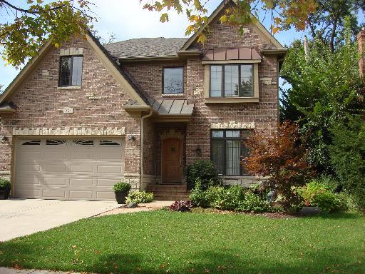 924 Chatham Ave., Elmhurst, IL 60126